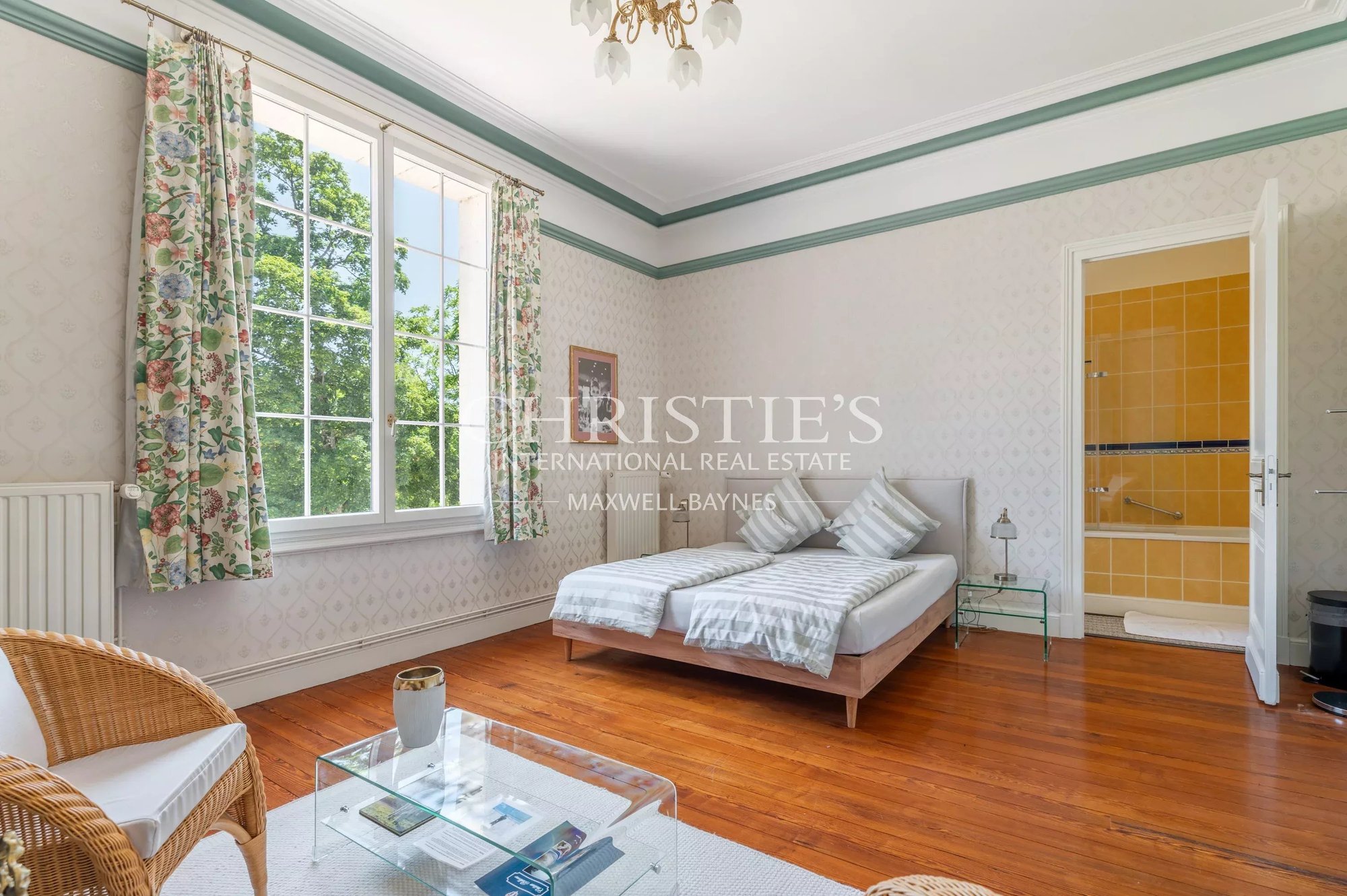 Stunning Chateau With Professional Equestrian Facilities