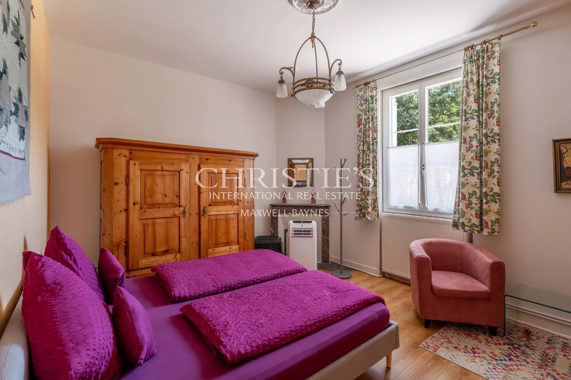 Stunning Chateau With Professional Equestrian Facilities