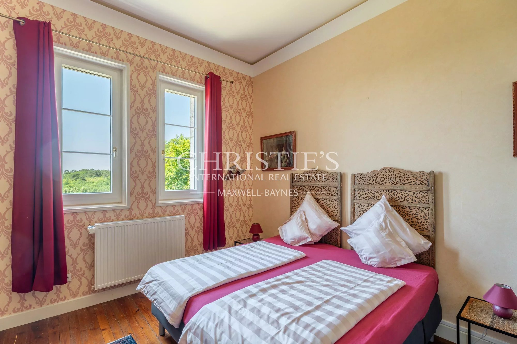 Stunning Chateau With Professional Equestrian Facilities