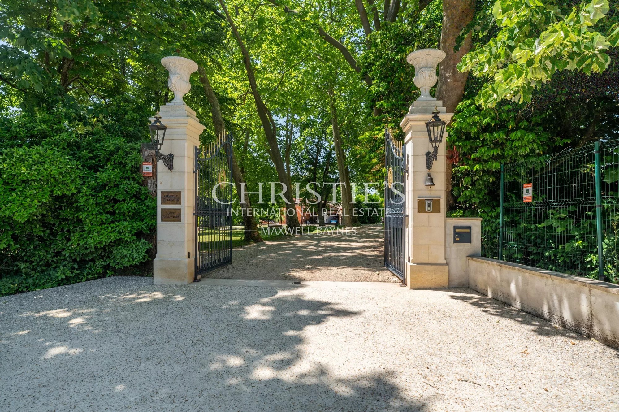 Stunning Chateau With Professional Equestrian Facilities