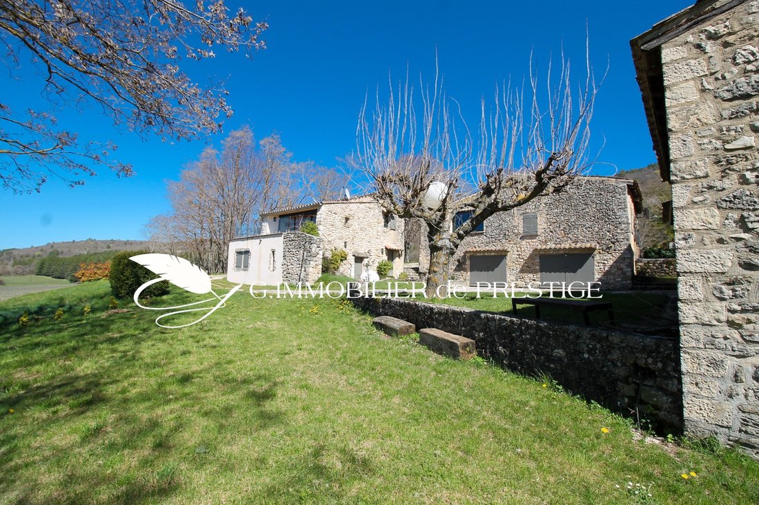 Une Propriété D’exception Au Cœur D'un Domaine De 9 Hectares Avec Vues Panoramiques