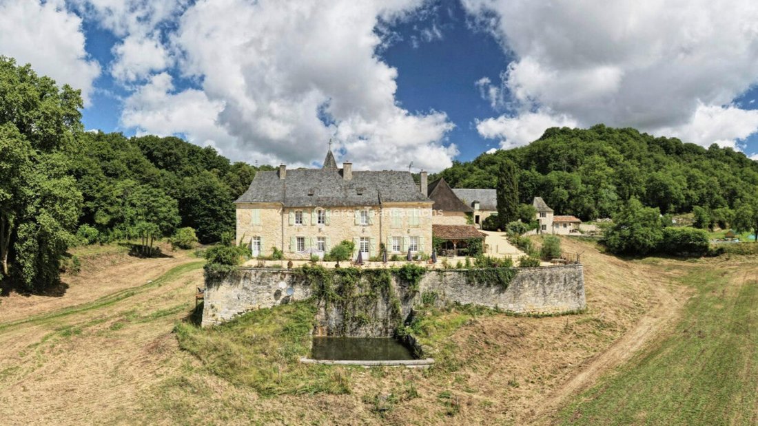 Unique Estate In Périgord Noir On 67 Hectares Enclosed With A Castle And Outbuildings.