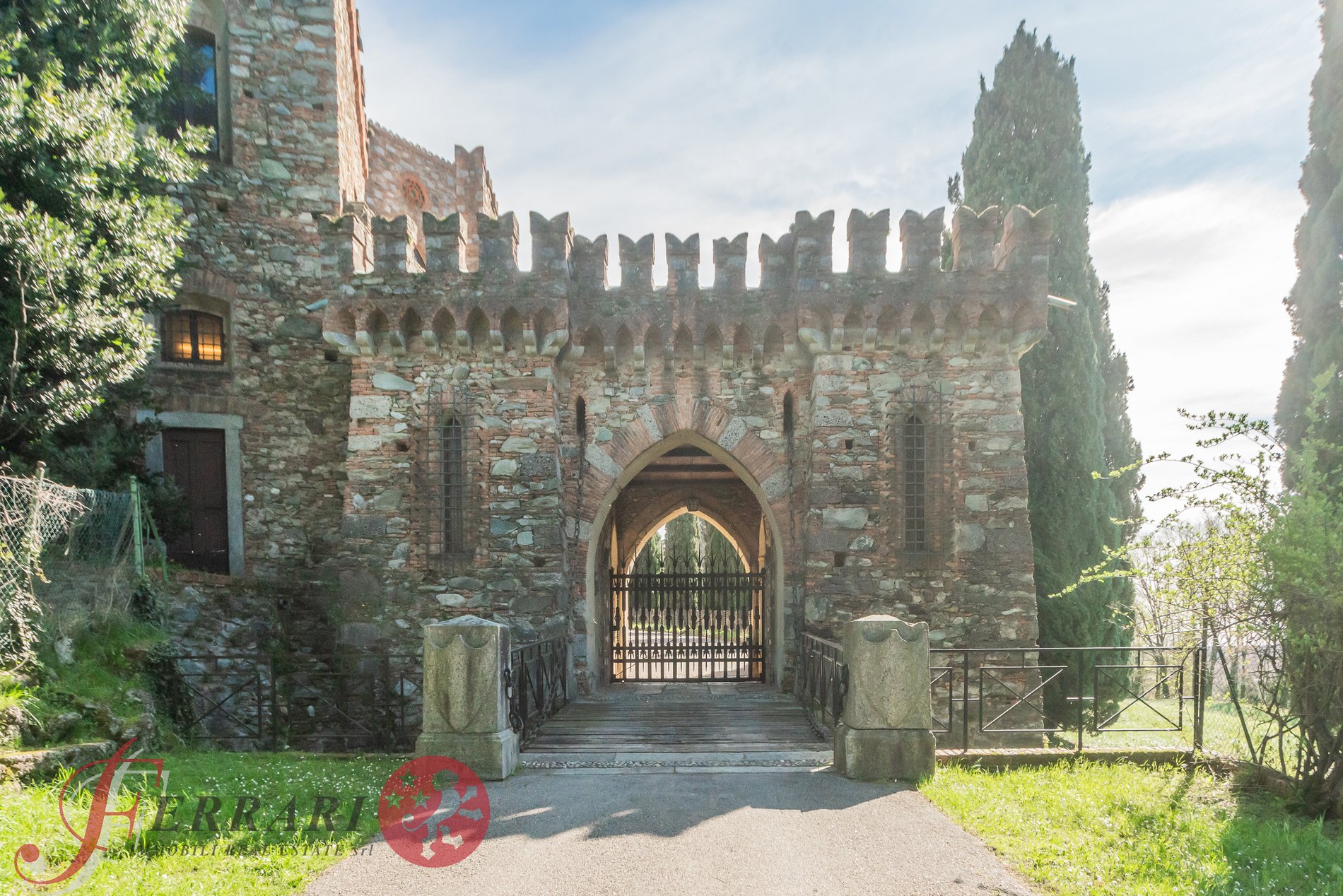 Unique Historic Residence: Castle With 120,000 Sqm Park And Breathtaking Views