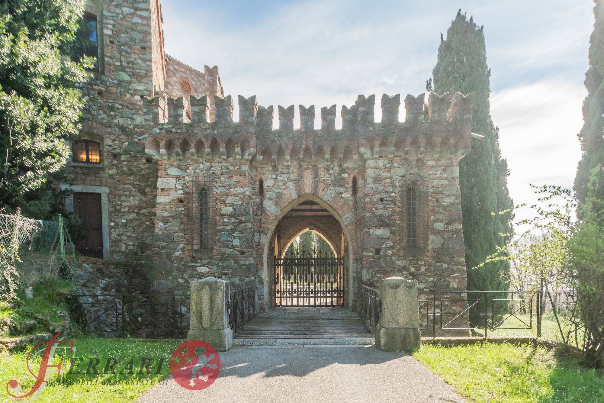 Unique Historic Residence: Castle With 120,000 Sqm Park And Breathtaking Views