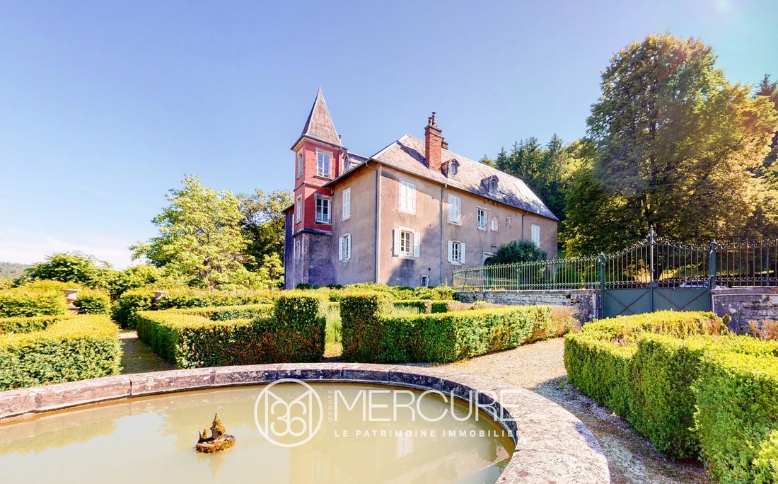 Villers Paters Castle Dating Back To The 15th Century, Rebuilt In The 19th Century, Approx. 1.8 He