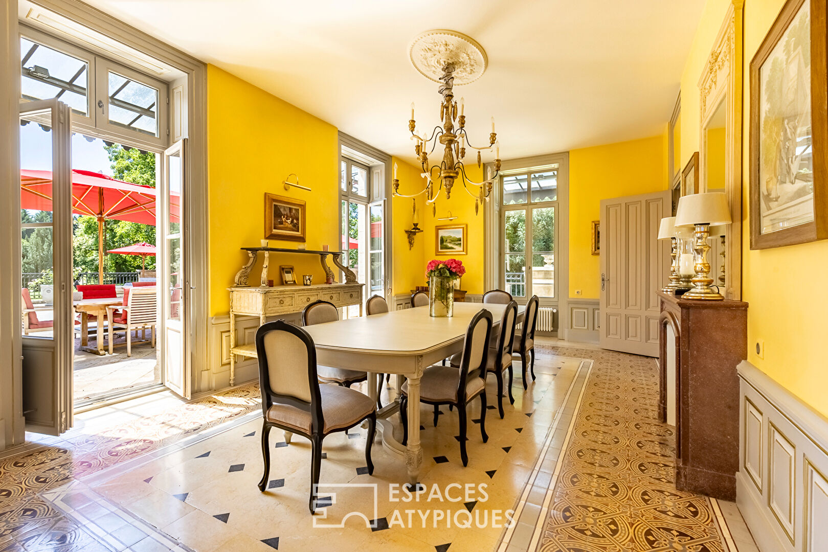 Timeless elegance in a meticulously restored castle - 5