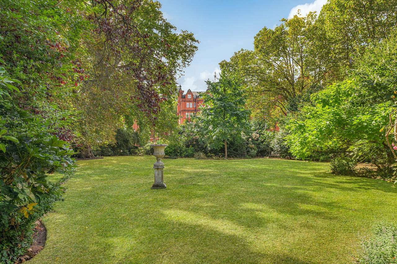 Hans Place - 3